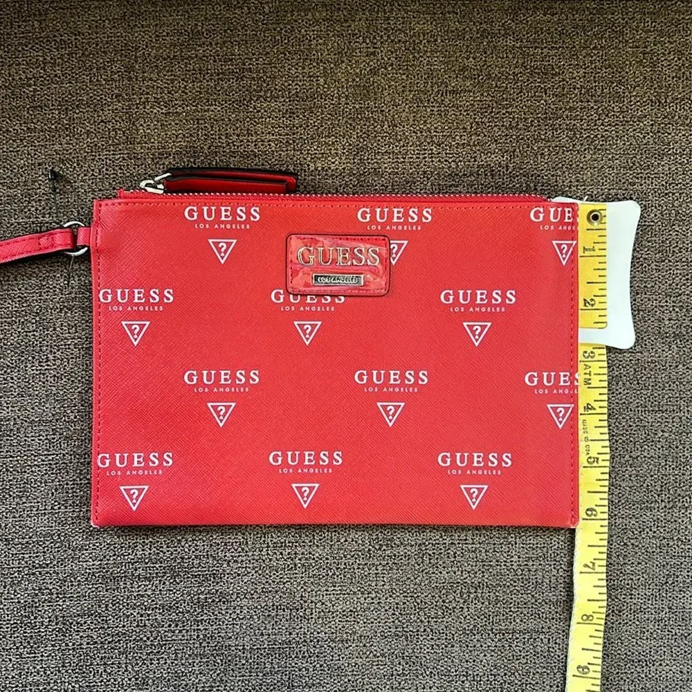 New Guess Wristlet Signature Logo in Red